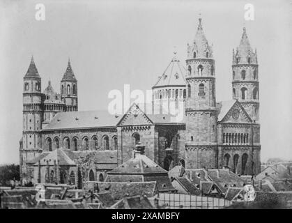 Cathedral, Worms, between c1915 and c1920. Shows the St Peter's Dom (Wormser Dom), a church in Worms, southern Germany. Stock Photo