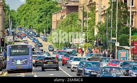 Glasgow, Scotland, UK. 8th June, 2024: UK Weather:Sunny in  the city saw the city saw locals and tourists in the town centre. Credit Gerard Ferry/Alamy Live News Stock Photo