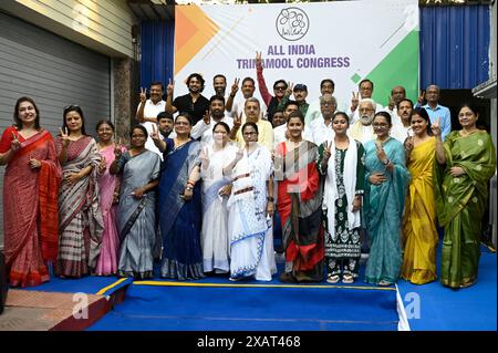 Kolkata, India. 08th June, 2024. KOLKATA, INDIA - JUNE 8: Chief Minister of West Bengal & TMC Chairperson Mamata Banerjee poses with winning TMC MPs at her Kalighat residence on June 8, 2024 in Kolkata, India. (Photo by Samir Jana/Hindustan Times/Sipa USA ) Credit: Sipa USA/Alamy Live News Stock Photo