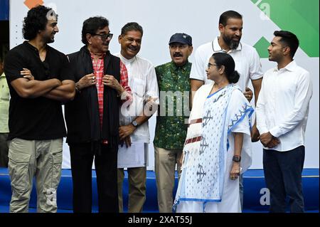 Kolkata, India. 08th June, 2024. KOLKATA, INDIA - JUNE 8: Chief Minister of West Bengal & TMC Chairperson Mamata Banerjee along with Abhishek Banerjee and winning TMC MPs at her Kalighat residence on June 8, 2024 in Kolkata, India. (Photo by Samir Jana/Hindustan Times/Sipa USA ) Credit: Sipa USA/Alamy Live News Stock Photo