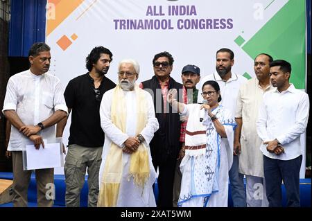 Kolkata, India. 08th June, 2024. KOLKATA, INDIA - JUNE 8: Chief Minister of West Bengal & TMC Chairperson Mamata Banerjee along with Abhishek Banerjee and winning TMC MPs interacts with media at her Kalighat residence on June 8, 2024 in Kolkata, India. (Photo by Samir Jana/Hindustan Times/Sipa USA ) Credit: Sipa USA/Alamy Live News Stock Photo