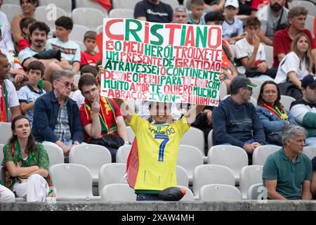 Lisbon, Portugal. 08th June, 2024. June 08, 2024. Lisbon, Portugal. Portugal supporters during the International Friendly game, Portugal vs Croatia Credit: Alexandre de Sousa/Alamy Live News Stock Photo