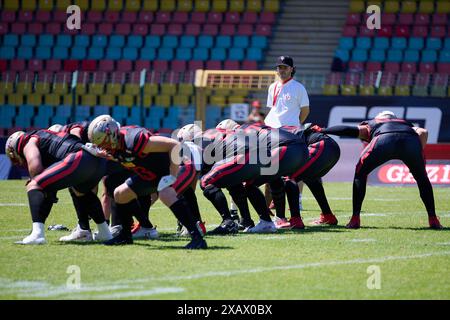 Berlin, Deutschland . 09th June, 2024. Berlin Thunder Warm Up, GER, Berlin Thunder vs. Fehervar Enthroners, American Football, Saison 2024, European League of Football, ELF, Week 3, 09.06.2024, Foto Credit: Eibner-Pressefoto/Alamy Live News Stock Photo