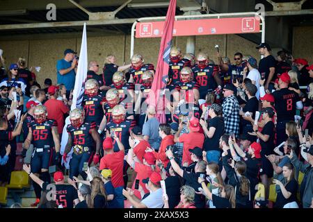 Berlin, Deutschland . 09th June, 2024. Berlin Thunder Spielereinlauf, GER, Berlin Thunder vs. Fehervar Enthroners, American Football, Saison 2024, European League of Football, ELF, Week 3, 09.06.2024, Foto Credit: Eibner-Pressefoto/Alamy Live News Stock Photo