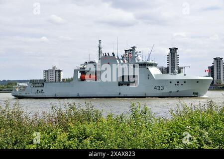 HMCS WILLIAM HALL (AOPV) 433 Harry DeWolf-class offshore patrol vessel, of the Royal Canadian Navy on the River Thames paying a visit to London, UK Stock Photo