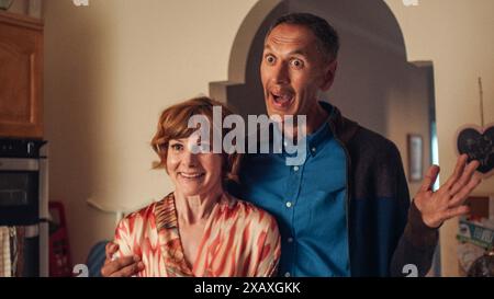 PAUL BAZELY and LOUISE BREALEY in SUCH BRAVE GIRLS (2023), directed by KAT SADLER. Credit: Camden Productions/Various Artists/BBC/A24 / Album Stock Photo