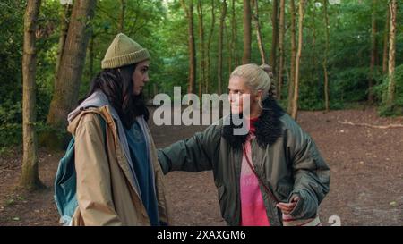 KAT SADLER and LIZZIE DAVIDSON in SUCH BRAVE GIRLS (2023), directed by KAT SADLER. Credit: Camden Productions/Various Artists/BBC/A24 / Album Stock Photo