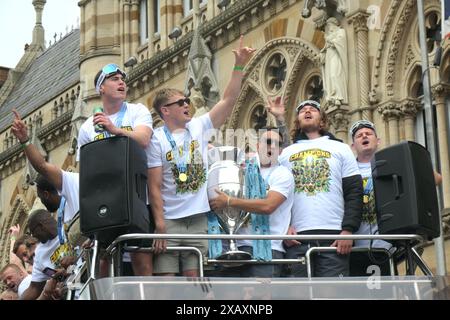 Northampton Saints Rugby team winners celebrating the premiership win in town centre  crowds of people cup winners win Town hall outside on a bus tour Stock Photo