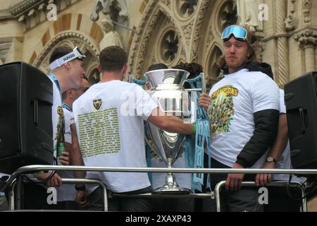 Northampton Saints Rugby team winners celebrating the premiership win in town centre  crowds of people cup winners win Town hall outside on a bus tour Stock Photo