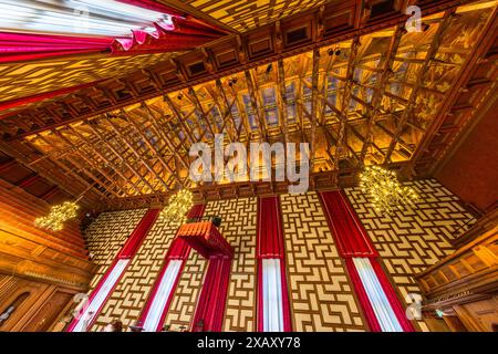 View of the wooden ceiling construction of the council chamber in Stadshuset Stockholm. The City Hall, completed in 1923, is the seat of the city government and the city parliament. Stockholm City Hall (Stockholms stadshus). Waterside government offices completed in 1923 & made from red brick with a lantern-topped tower. Stadshusträdgården, Stockholm, Sweden Stock Photo