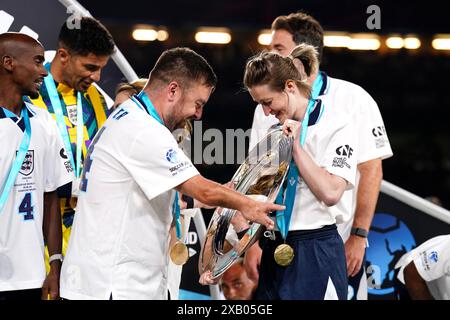 England's Ellen White (right) And Alex Brooker Celebrate With The 