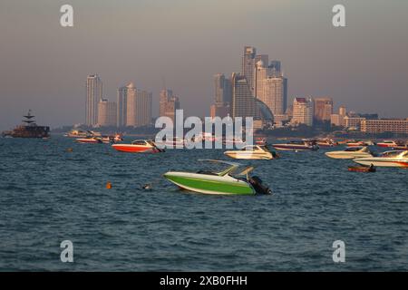 Speedboat in pattaya bay of Chonburi Province, Thailand, Seaside views in Thailand that are popular tourist destinations. Stock Photo