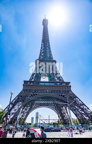 pic shows:  Eiffel Tower in Paris with the Olympic rings on show.  As the city gets ready for the Olympic with road closures and clean ups disrupting Stock Photo