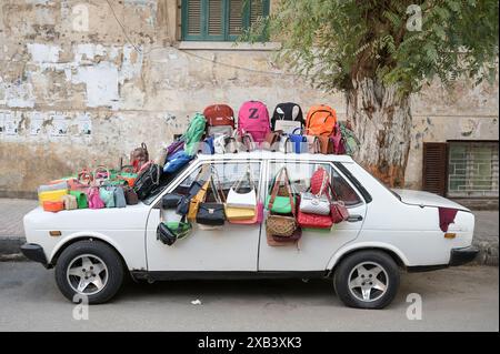 EGYPT, Asyut, city center, street selling of faked designer bags like Louis Vuitton / ÄGYPTEN, Assiut, Stadtzentrum, Verkauf gefälschter designer Taschen Stock Photo