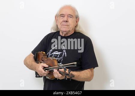 Rock-Geiger Hans Wintoch alias Hans die Geige geb. 1. Oktober 1954 Exklusiv- *** Rock violinist Hans Wintoch alias Hans the violin born October 1, 1954 Exclusive Stock Photo