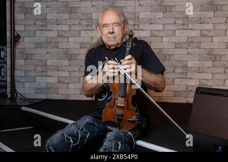 Rock-Geiger Hans Wintoch alias Hans die Geige geb. 1. Oktober 1954 Exklusiv- *** Rock violinist Hans Wintoch alias Hans the violin born October 1, 1954 Exclusive Stock Photo