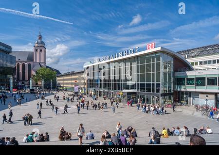 Cologne, Germany - May 22, 2024 : View of the crowded Hauptbahnhof, the Central railway station of Cologne Germany Stock Photo