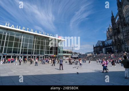 Cologne, Germany - May 22, 2024 : View of the crowded Hauptbahnhof, the Central railway station of Cologne Germany Stock Photo