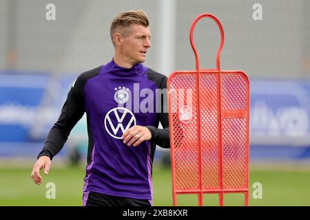 Herzogenaurach, Germany. 11th June, 2024. Soccer, preparation for UEFA Euro 2024, training Germany, Toni Kroos trains. Credit: Christian Charisius/dpa/Alamy Live News Stock Photo