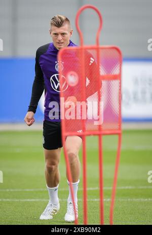 Herzogenaurach, Germany. 11th June, 2024. Soccer: European Championship, national team, training. Germany's Toni Kroos in action. Credit: Christian Charisius/dpa/Alamy Live News Stock Photo