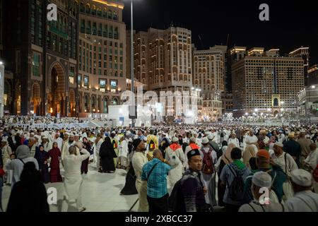 Mecca, Saudi Arabia - May 28, 2024: Muslim Pilgrims in The Haram Great Mosque of Mecca, Saudi Arabia, in the Hajj season. Stock Photo