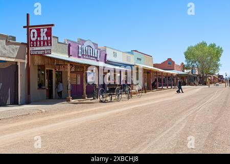 Territorial style old west storefronts line dirt street of downtown Tombstone Arizona — April 2024 Stock Photo