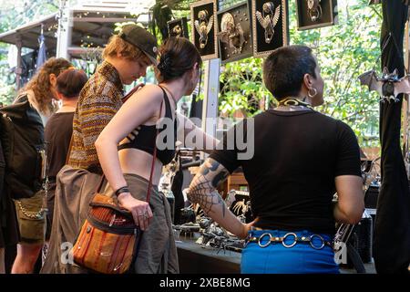 Verkäufer und Besucher beim Dark Market im Berliner Duncker Club. Der kleine Flohmarkt in einem der ältesten noch existierenden Untergrundclubs Berlin findet alle drei Monate statt und richtet sich in erster Linie an die Gothic-Szene. / Vendors and visitors at the Dark Market at Berlin s Duncker Club. The small flea market in one of the oldest still existing underground clubs in Berlin takes place every three months and is primarily aimed at the goth scene. Dark Market im Duncker Club in Berlin *** Vendors and visitors at the Dark Market at Berlin s Duncker Club The small flea market in one of Stock Photo