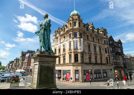 Bronze sculpture of William Pitt the Younger a British Prime Minister on George Street Edinburgh Scotland Stock Photo