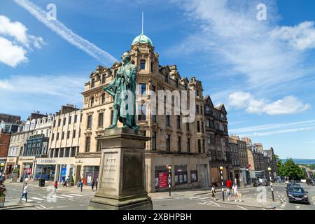 Bronze sculpture of William Pitt the Younger a British Prime Minister on George Street Edinburgh Scotland Stock Photo