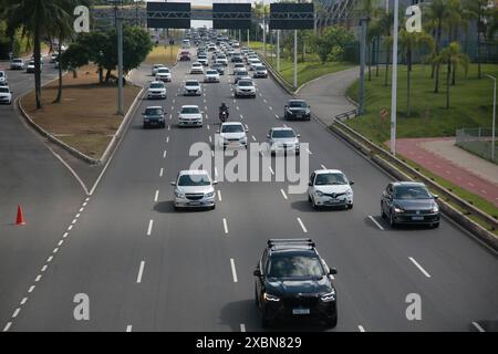 vehicle transport in salvador salvador, bahia, brazil - january 31, 2022: Vehicle movement on Avenida Luiz Viana - Paralela - in the city of Salvador. SALVADOR BAHIA BRAZIL Copyright: xJoaxSouzax 080423JOA010358 20240613 Stock Photo