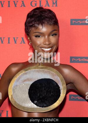 Leomie Anderson at arrivals for MAC VIVA Glam s 30th Anniversary