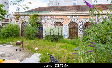 Paris, France, Ancienne gare Orléans-Ceinture (Petite ceinture ferroviaire de Paris）is previously a train station closed in 1934, Editorial only. Stock Photo