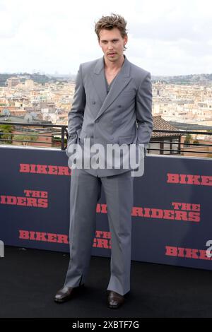 Austin Butler beim Photocall zum Kinofilm The Bikeriders im Hotel Hassler Roma. Rom, 13.06.2024 *** Austin Butler at the photocall for the movie The Bikeriders at the Hotel Hassler Roma Rome, 13 06 2024 Foto:xA.xM.xTinghinox/xFuturexImagex bikeriders 4530 Stock Photo