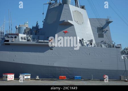 HMAS Sydney a Hobart Class guided missile destroyer (DDG) Mid Ship detail, moored at Cowper Wharf, Woolloomooloo, Sydney Stock Photo