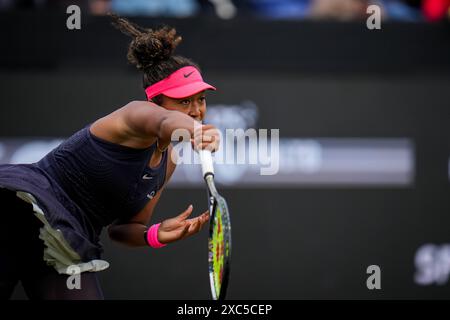 'S-HERTOGENBOSCH, NETHERLANDS - JUNE 14: Naomi Osaka of the United States of America serves in her women's singles quarter final match against Bianca Andreescu of Canada on Day 5 of the Libema Open Grass Court Championships at the Autotron on June 14, 2024 in 's-Hertogenbosch, Netherlands (Photo by Rene Nijhuis/BSR Agency) Credit: BSR Agency/Alamy Live News Stock Photo