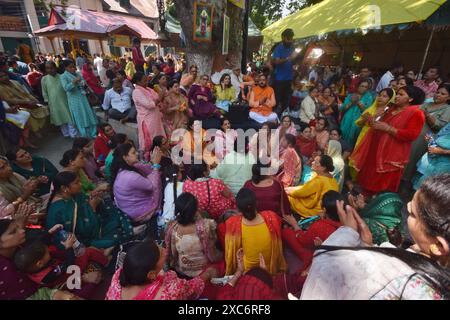 June 20, 2024, Srinagar, Jammu And Kashmir, India: Kashmiri artisans ...