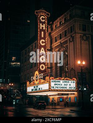 The Chicago Theatre vintage neon sign at night, Chicago, Illinois Stock Photo