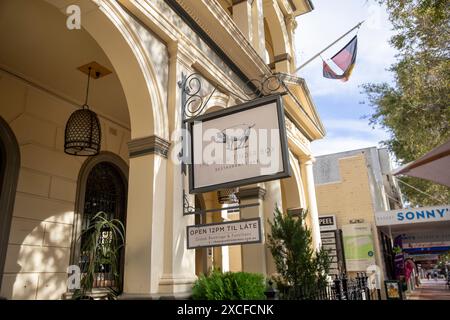 Tamworth city centre Australia, The Pig and Tinderbox restaurant in Peel street,NSW,Australia Stock Photo