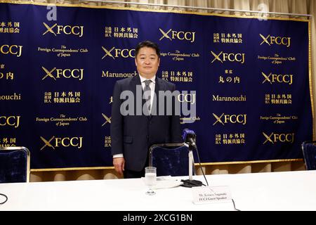 Tokyo, Japan. 17th June, 2024. Kotaro Nagasaki Governor of Yamanashi attends a press conference at The Foreign Correspondents' Club of Japan (FCCJ) in downtown Tokyo. Governor Nagasaki announced new regulations to control overtourism during the Mount Fuji climbing season, starting from July 1st. (Credit Image: © Rodrigo Reyes Marin/ZUMA Press Wire) EDITORIAL USAGE ONLY! Not for Commercial USAGE! Stock Photo