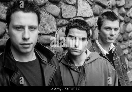 STEREOPHONICS, ORIGINAL LINEUP,  CARDIFF CASTLE, 1998: The original Stereophonics line-up in the grounds of Cardiff Castle before  their first home city concert at the iconic venue in Cardiff, Wales, UK on 12 June 1998. Photo: Rob Watkins. INFO: Stereophonics, a Welsh rock band, emerged in the 1990s as prominent figures in British rock. With Kelly Jones's raspy vocals and hits like 'Dakota,' they achieved commercial success. Their discography reflects a diverse mix of rock genres, showcasing their enduring appeal. Stock Photo