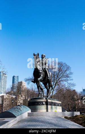 King Edward VII Equestrian Statue at Queen s Park with an urban landscape of residential and office towers in the background in Toronto, the economic Stock Photo