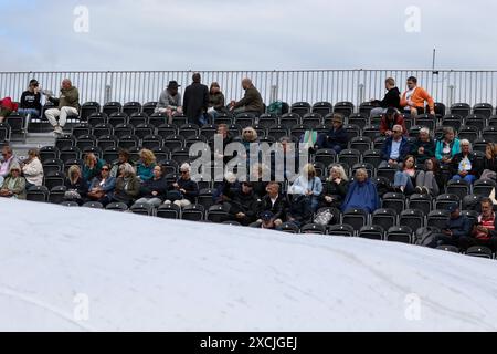 Ilkley, UK. 17th June, 2024. Ilkley Tennis Club, England, June 17th 2024: Rain Cover and Crowd at W100 Ilkley on June 17th 2024. (Sean Chandler/SPP) Credit: SPP Sport Press Photo. /Alamy Live News Stock Photo