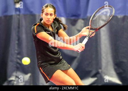 Ilkley, UK. 17th June, 2024. Ilkley Tennis Club, England, June 17th 2024: Naiktha Bains during W100 Ilkley match against Mariam Bolkvadze at Ilkley Tennis Club on June 17th 2024. (Sean Chandler/SPP) Credit: SPP Sport Press Photo. /Alamy Live News Stock Photo