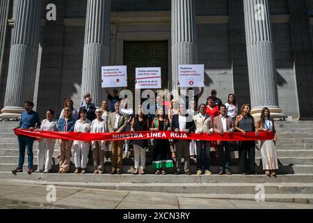 Madrid, Spain. 17th June, 2024. The president of the Congress of Deputies, Francina Armengol (7L), and the spokesperson of the PSOE in Congress, Patxi López (5R) seen during the minute of silence for the protection and respect of the population, health personnel and centers doctors in war conflicts, on the steps of the Congress of Deputies in Madrid. Credit: SOPA Images Limited/Alamy Live News Stock Photo