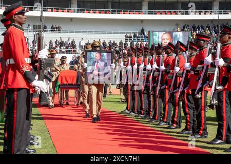 (240618) -- LILONGWE, June 18, 2024 (Xinhua) -- Members of the Malawi ...