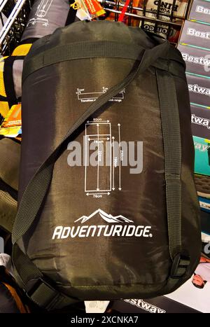 Adventuridge Camping-Zubehr, Outdoor-Schlafsack *** Adventuridge camping  accessories, outdoor sleeping bag Stock Photo - Alamy