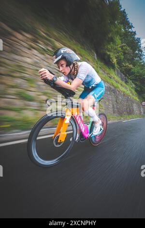 Stephanie Clutterbuck participating in the Zarauz Triathlon (Spain