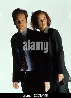 The X Files Year : 1998 USA Director: Rob Bowman Rob Bowman, David ...