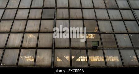 Old garages, factory and industry Stock Photo - Alamy