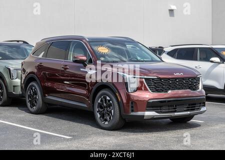 Avon - June 16, 2024: Kia Sorento S display at a dealership. Kia offers the Sorento with a 2.5L Direct Fuel Injection engine. MY:2024 Stock Photo